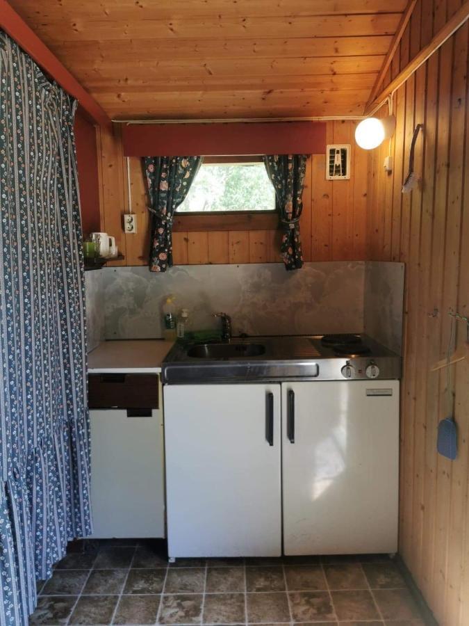 Loken Camping - Trivelig Og Idyllisk Ved Vannet Hotel Olden Exterior photo