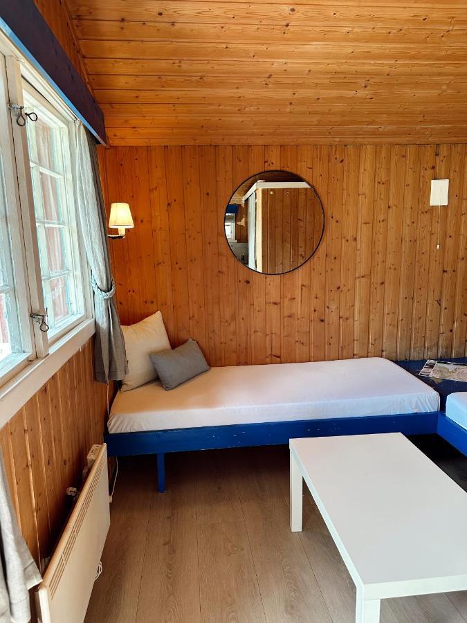 Loken Camping - Trivelig Og Idyllisk Ved Vannet Hotel Olden Exterior photo